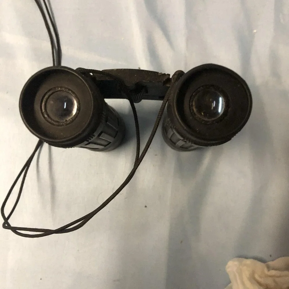 BUSHNELL 12 X 25 240 Ft/1000 Yds Binoculars